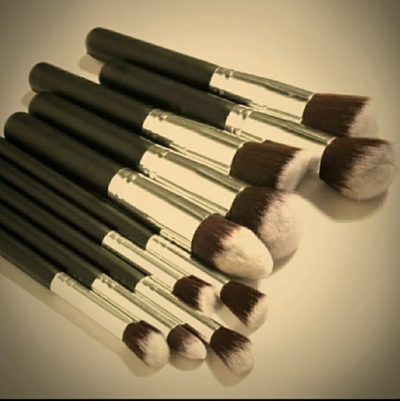 10 pc set of Professional Make-up Brushes - Picture 2 of 8